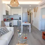 2 Bedroom With Pool, Walk To & Puerto Marina