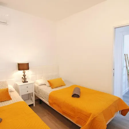 Isla De 2, 80m From The Sea, Amazing View,ac, Bbq,private Parking *