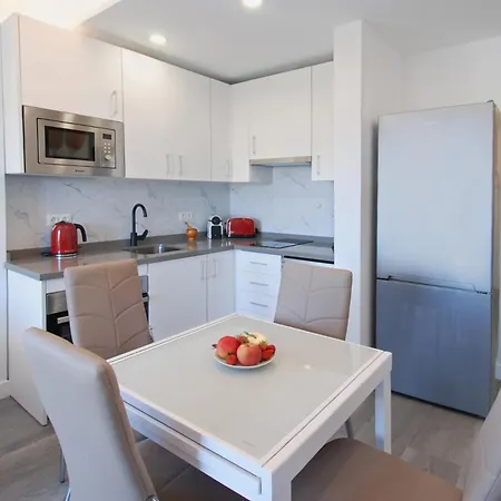 Apartment Isla De 2, 80m From The Sea, Amazing View,ac, Bbq,private Parking