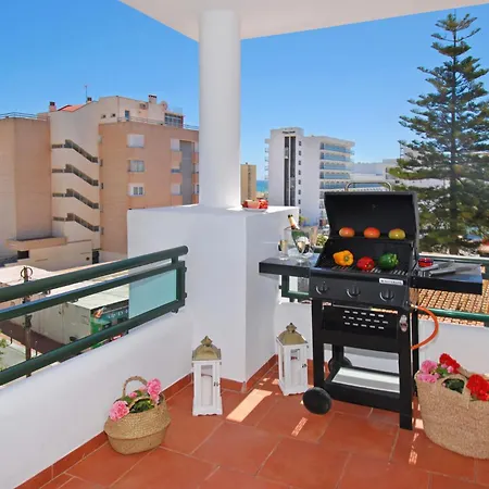Isla De 2, 80m From The Sea, Amazing View,ac, Bbq,private Parking Apartment Benalmadena